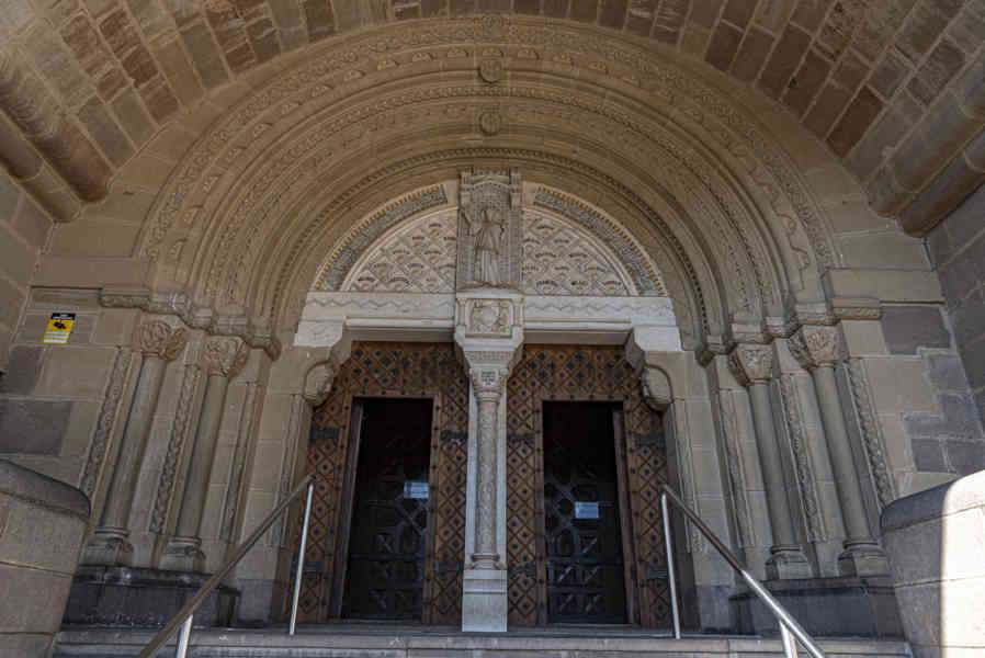 Comunidad Foral de Navarra 117 - Javier - castillo de Javier - basílica de San Francisco Javier.jpg